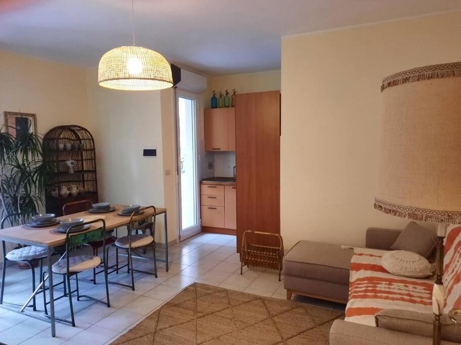 Centrale Vicino Spiagge E Ciclabile + Box-Auto ! Apartment Arma di Taggia Ngoại thất bức ảnh