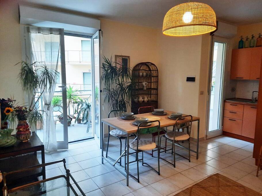 Centrale Vicino Spiagge E Ciclabile + Box-Auto ! Apartment Arma di Taggia Ngoại thất bức ảnh